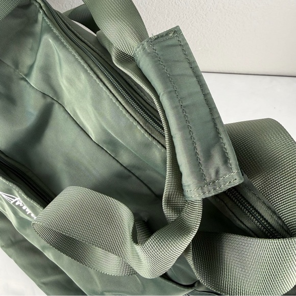 ETRONIK Gym Bag for Women, 45L Carry On Travel Duffel Bag with Shoes Compartment - Picture 8 of 11